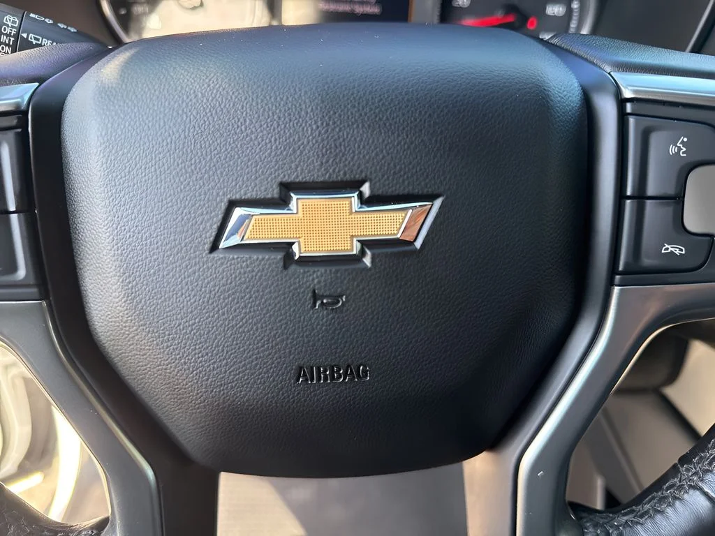 Used 2021 White Chevrolet LT image 23
