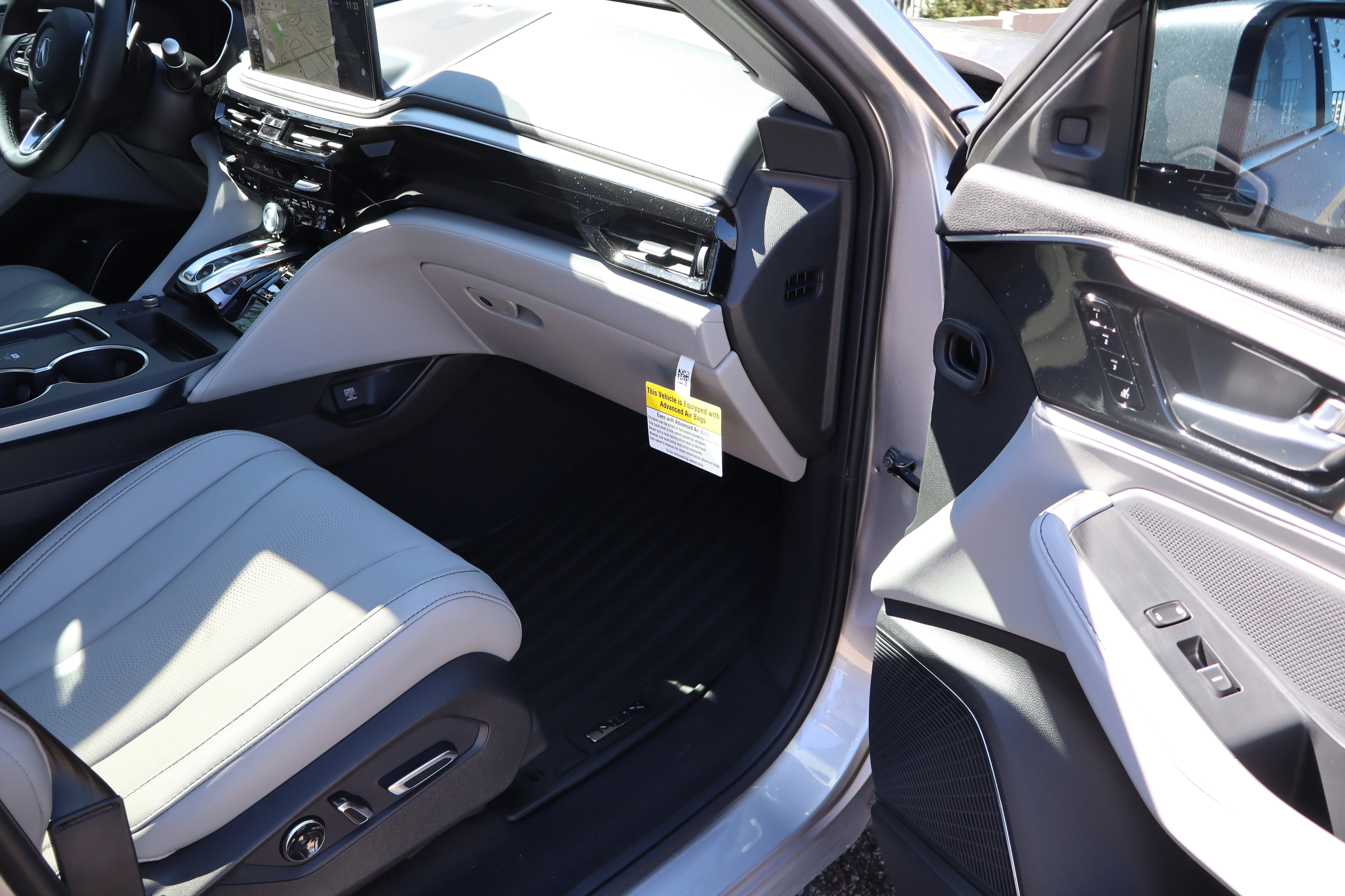 New 2026 Solar Silver Metallic Acura w/Technology Package image 33