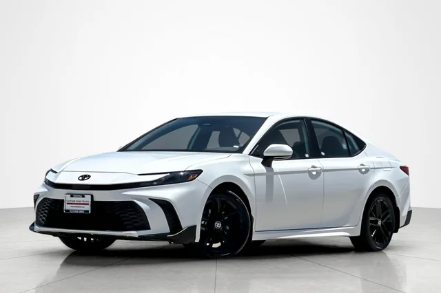 2025 Toyota Camry SE AWD