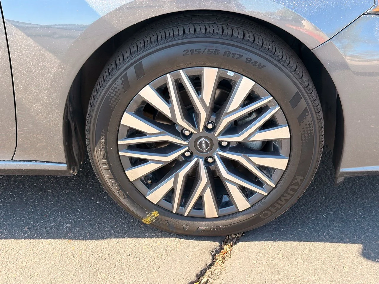 Used 2024 Gun Metallic Nissan 2.5 SV image 9