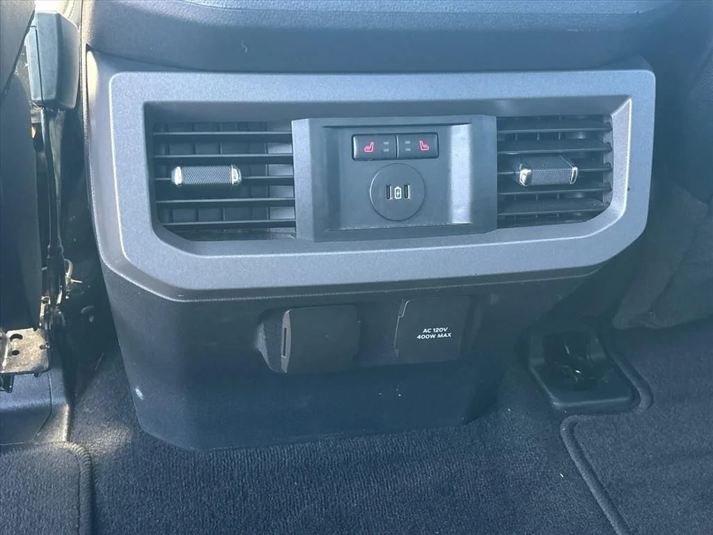 Used 2023 White Ford Lariat image 20
