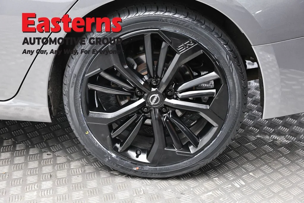 Used 2023 Gray Nissan 2.5 SR image 8