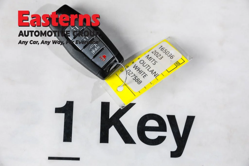 Used 2023 White Mitsubishi SE image 24