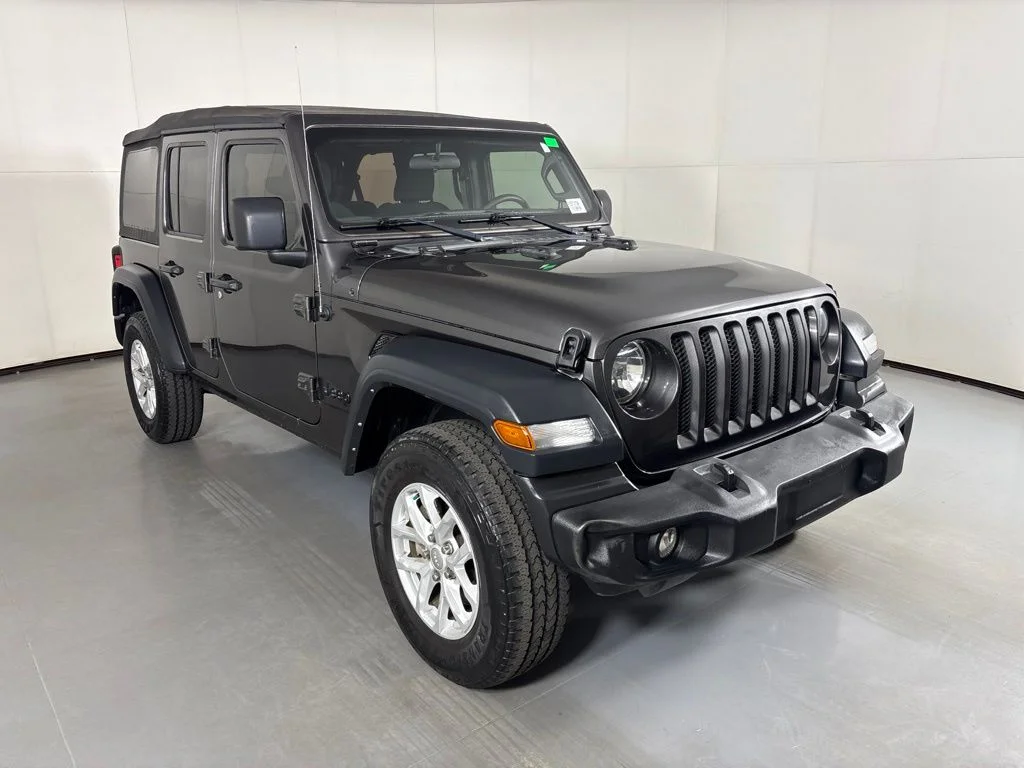 Used 2023 Gray Jeep Sport S image 2
