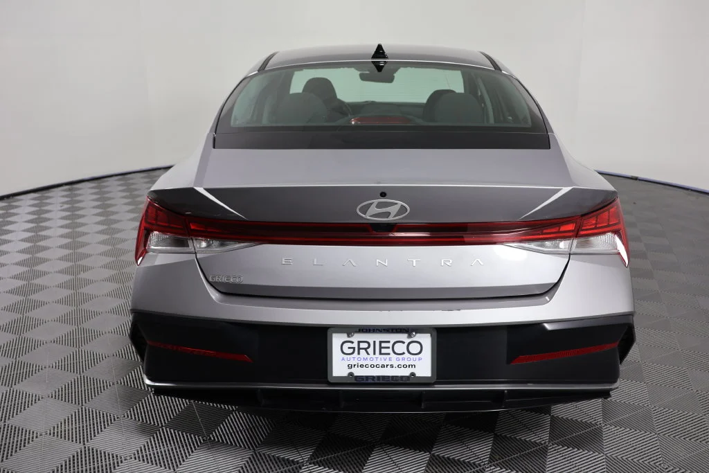 Used 2025 Fluid Metal Hyundai SEL Convenience image 7