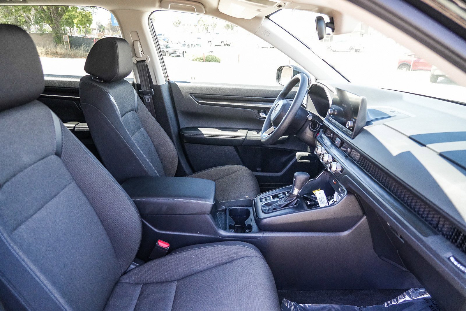 2025 Honda CR-V LX - Photo 16