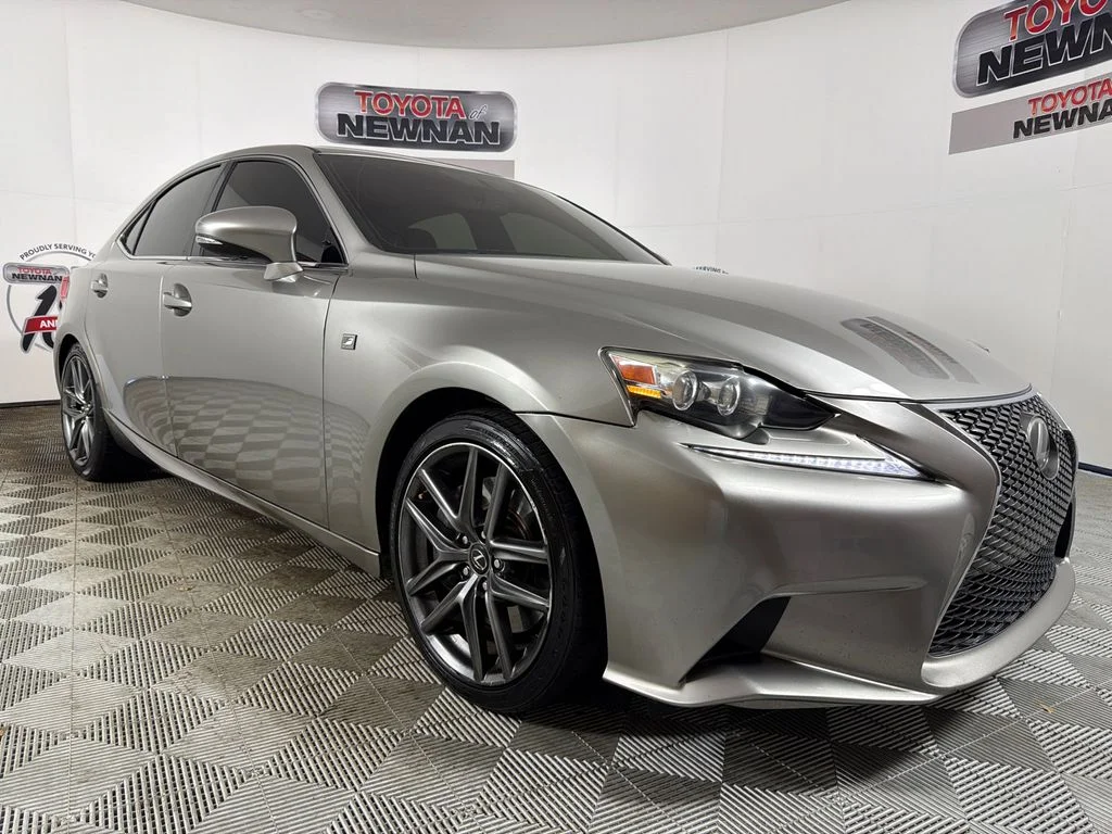 2016 Lexus IS 350 200t's photo