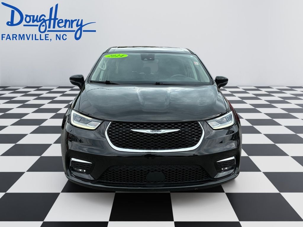 Used 2024 Black Chrysler Touring L image 8