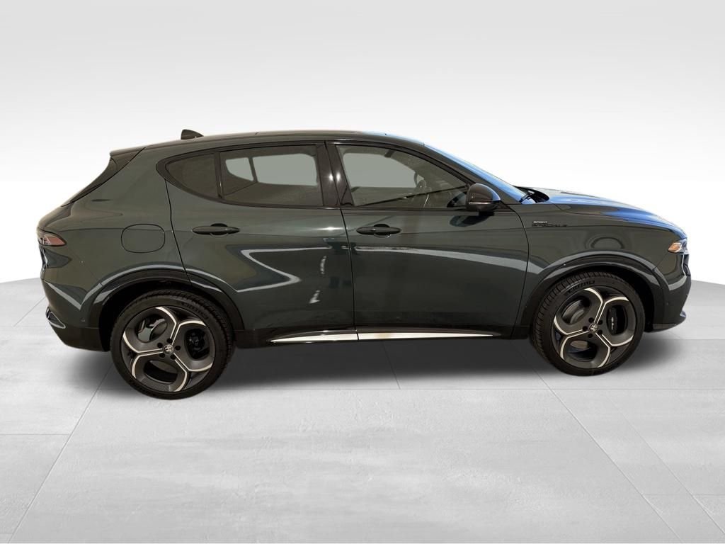 New 2026 Verde Monza (Green) Exterior Paint Alfa Romeo Sport Speciale image 8