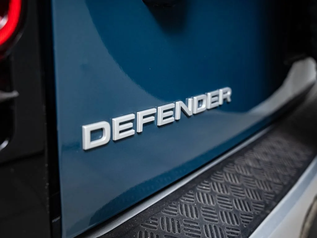 Used 2024 Tasman Blue Metallic Land Rover S image 18