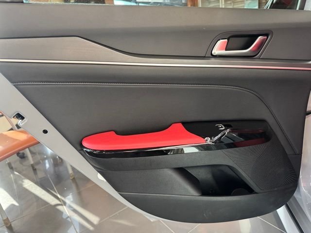 2025 Kia K5 GT-Line - Photo 9
