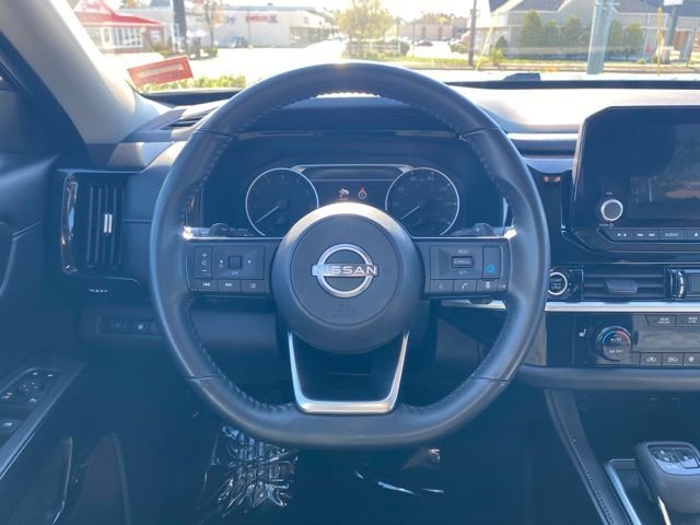 Used 2023 Gray Nissan SV image 18
