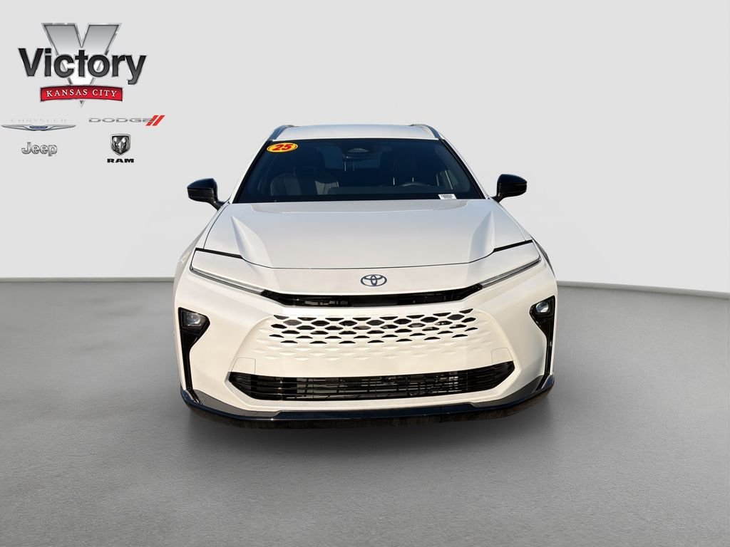 Used 2025 Toyota Crown Signia XLE with VIN JTDACAAJ2S3006635 for sale in Kansas City