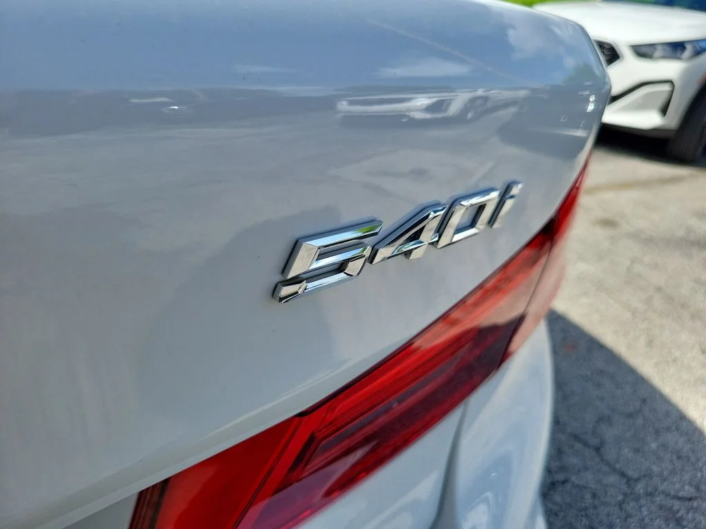 Used 2020 White BMW 540i xDrive image 10