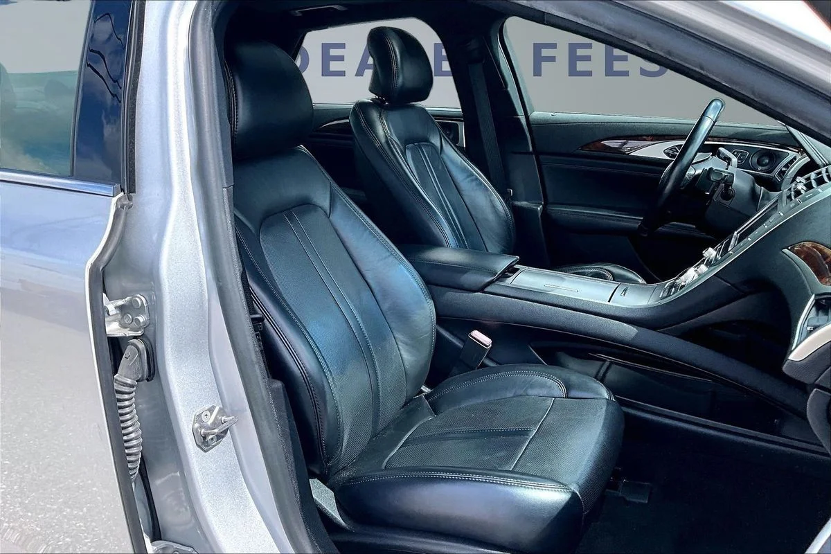 Used 2019 Silver Lincoln Reserve II image 29