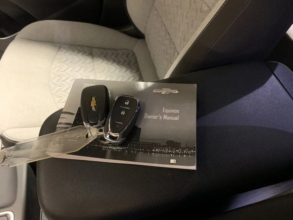 Used 2022 Silver Chevrolet LS image 9