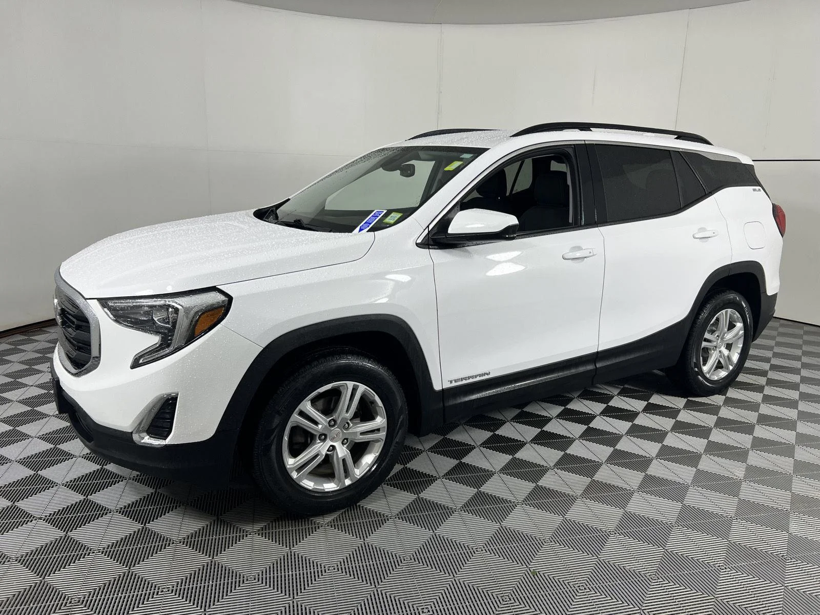 Used 2020 Summit White GMC SLE image 8