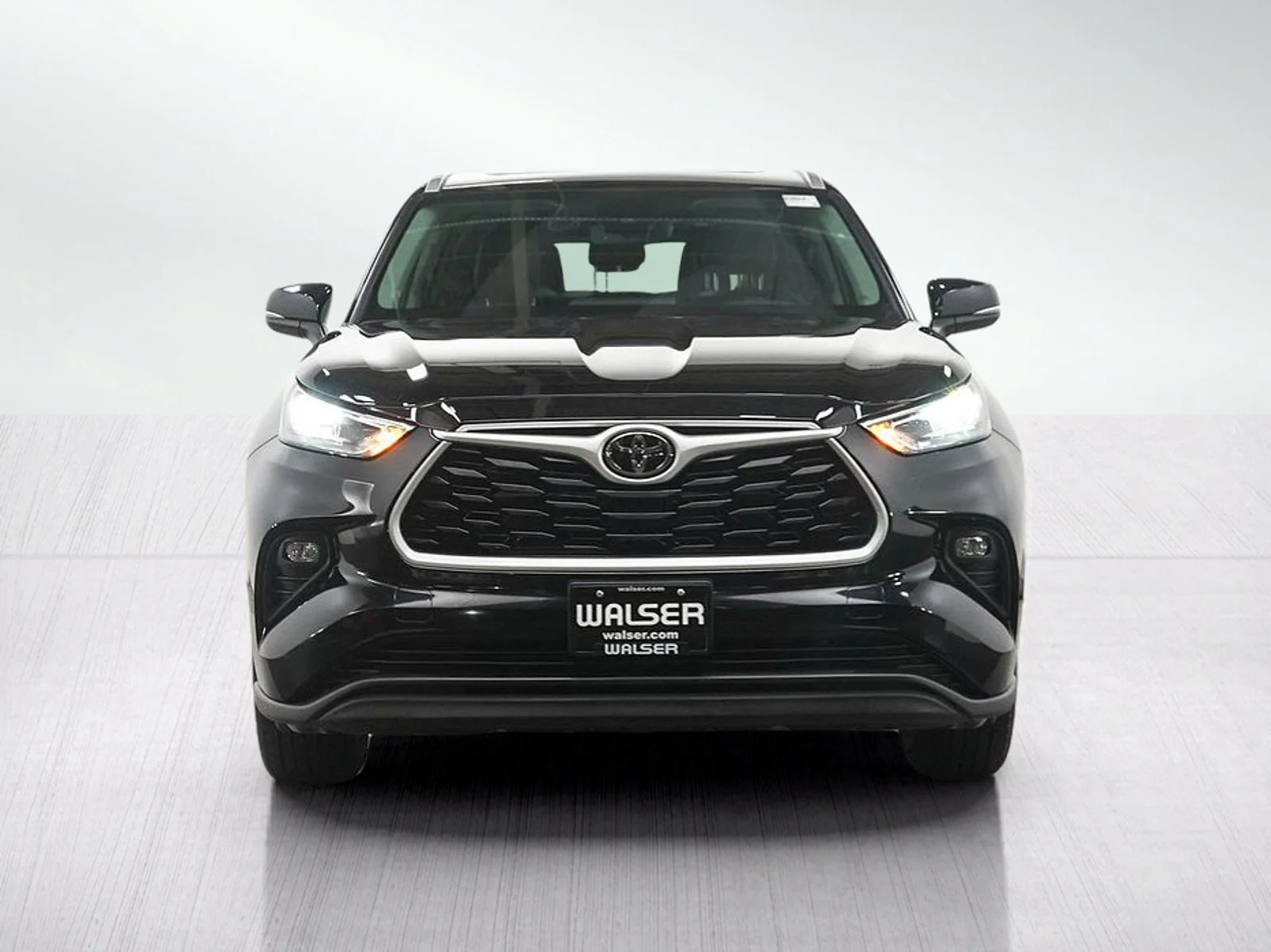 Used 2025 Black Toyota Hybrid XLE AWD (Natl) image 8