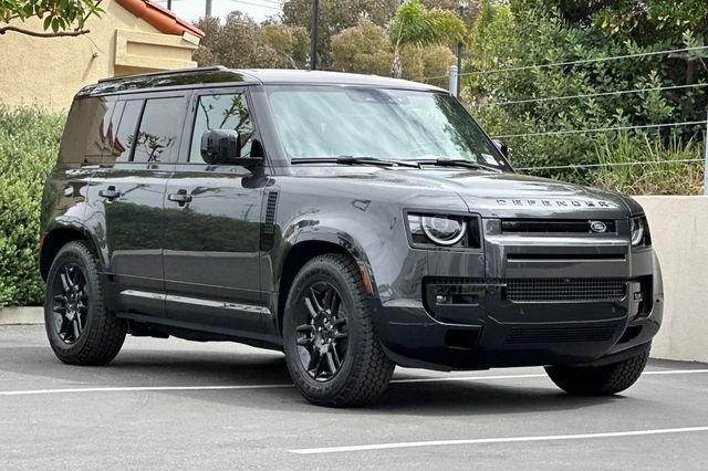 New 2026 Carpathian Grey Land Rover X-Dynamic SE image 7