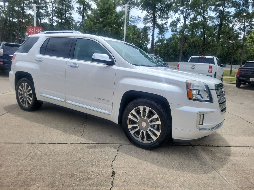 Used 2017 White GMC Denali image 9