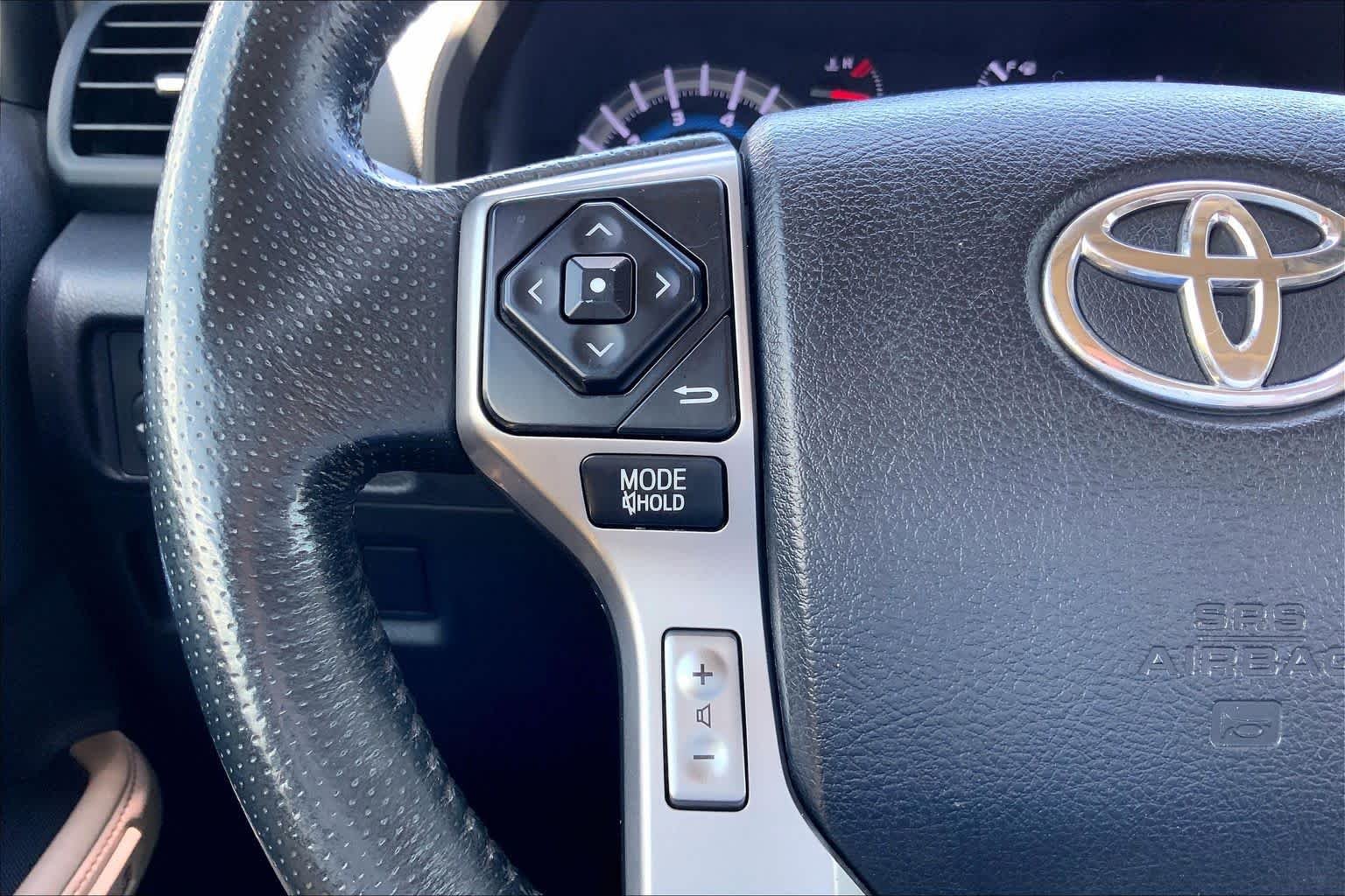 Used 2014 Blizzard Pearl Toyota Limited image 23