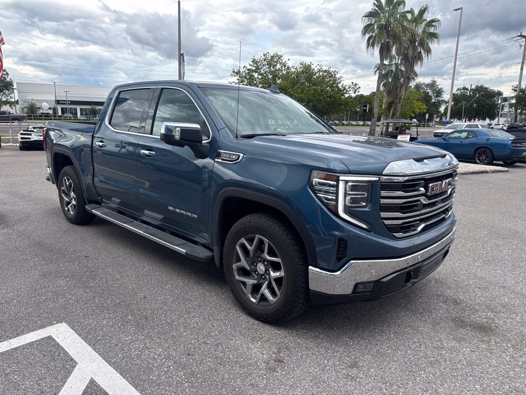 Used 2024 Blue GMC SLT image 3