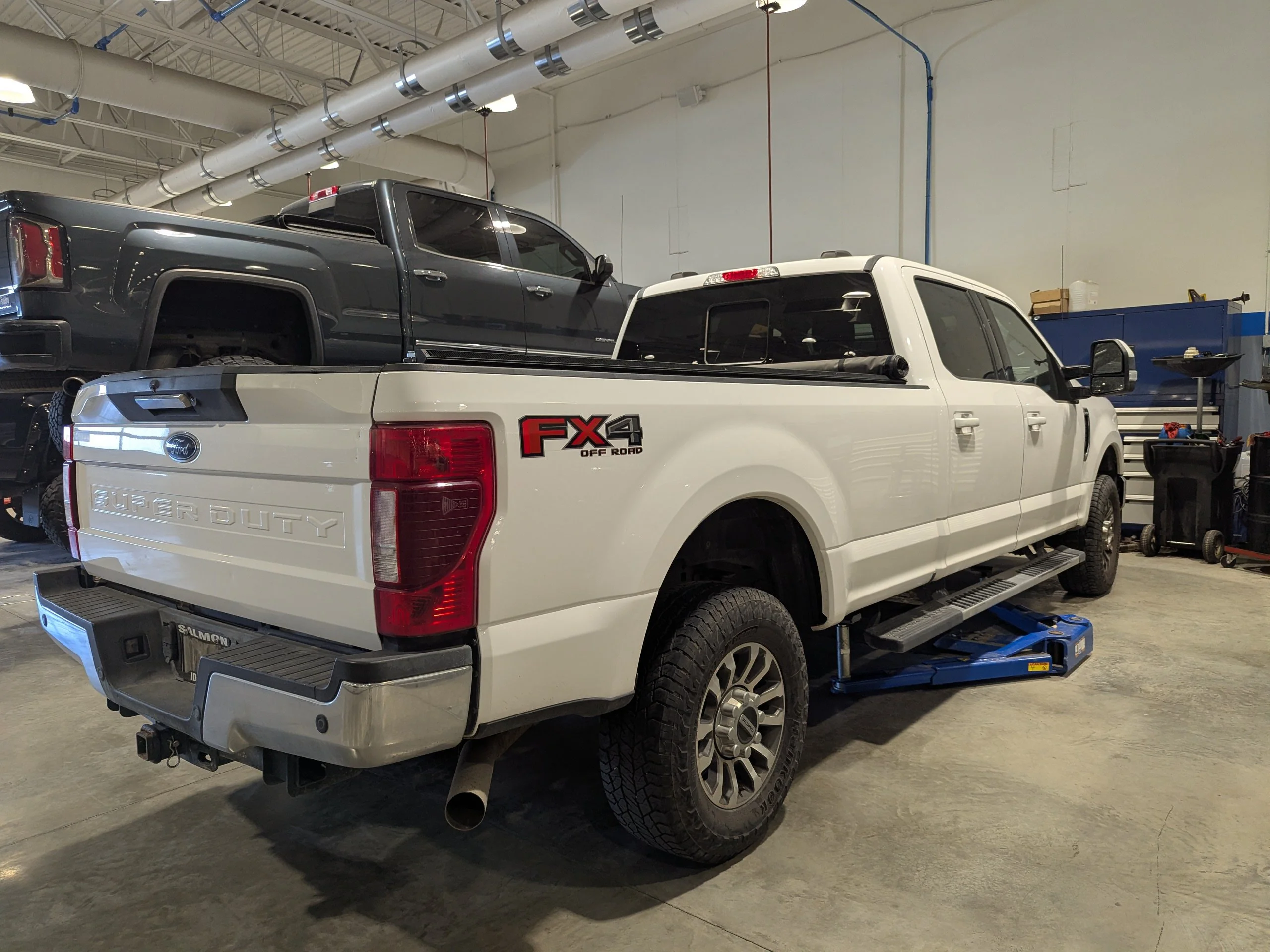 Used 2021  Ford LARIAT image 5