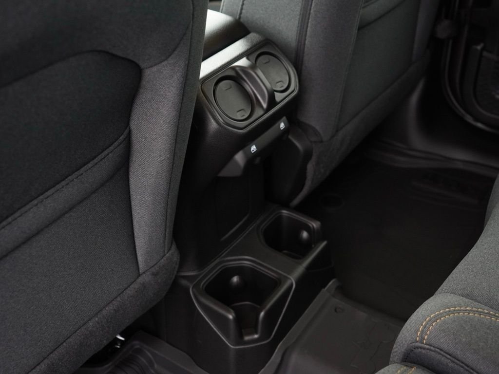 New 2026 Granite Crystal Metallic Clear-Coat Exterior Paint Jeep Sport S image 21