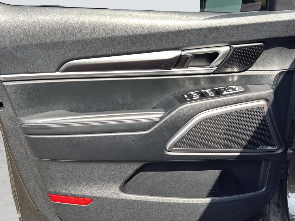 Certified Used 2025 Green Kia S image 23