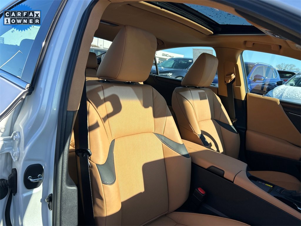 2025 LEXUS ES - Image 34