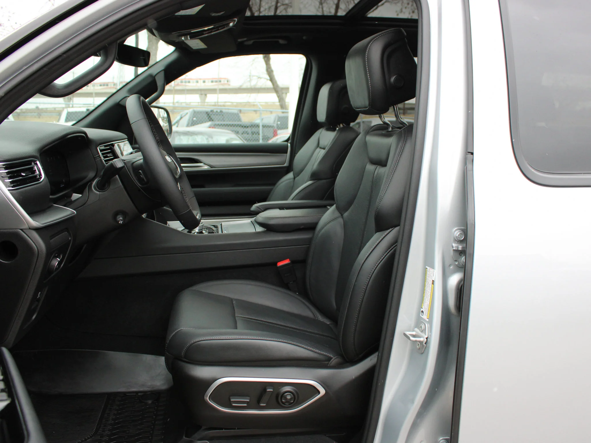 Certified Used 2025 Silver Jeep Series III Super * Twin-Turbo | McIntosh | Head-Up Display | Heated Nappa Leather | Running Boards image 3