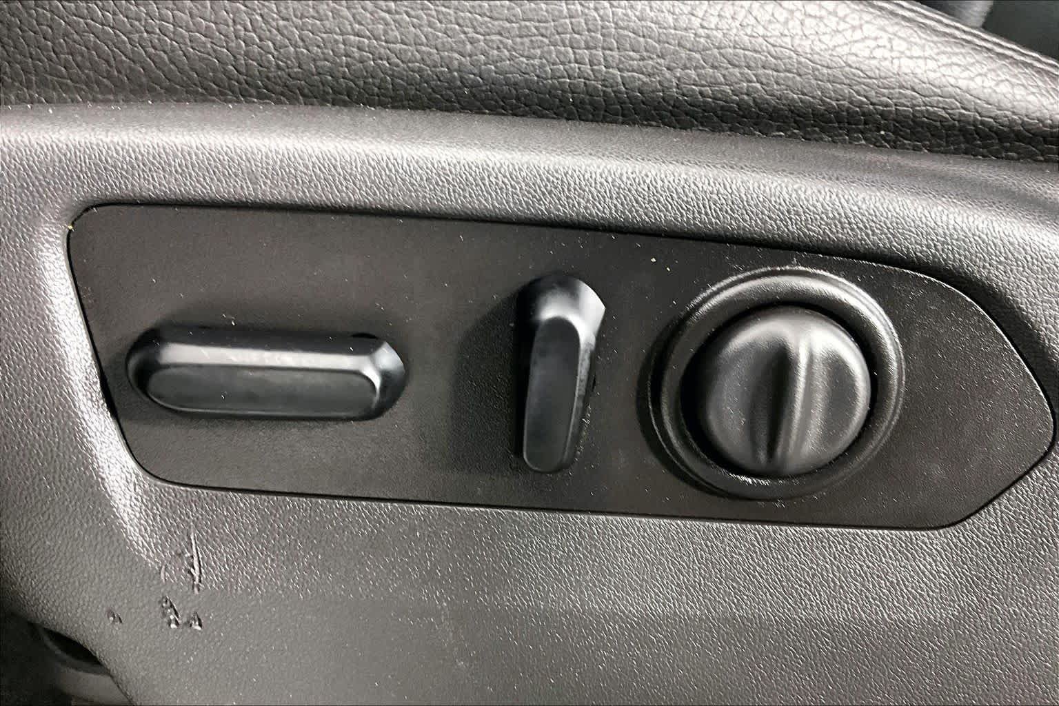 Used 2020 White Frost Tricoat GMC Denali image 28