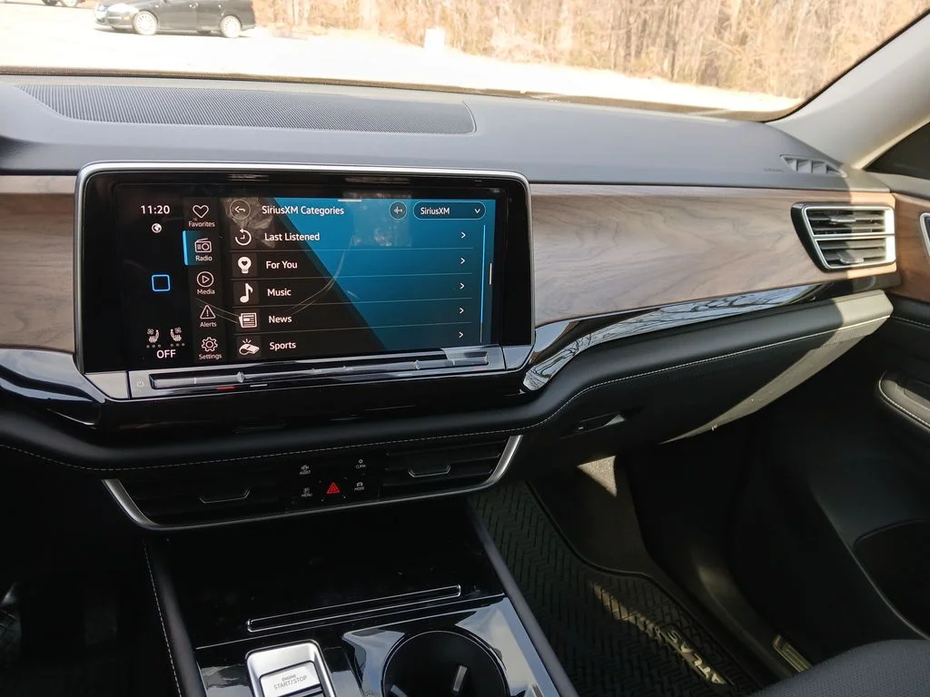 New 2026 Green Volkswagen 2.0T SE w/Technology image 17