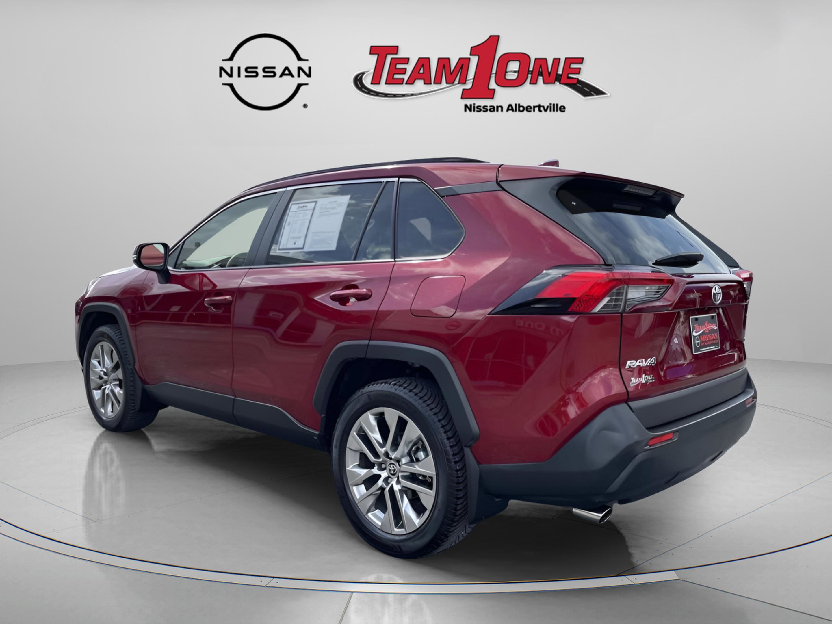 Used 2023 Red Toyota XLE Premium image 5