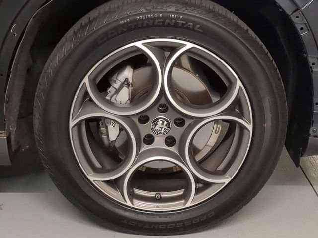 Certified Used 2022 Vulcano Black Metallic Alfa Romeo Ti Sport image 9