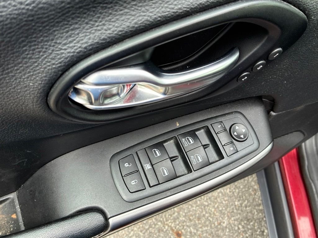 Used 2021 Red Jeep Limited image 34