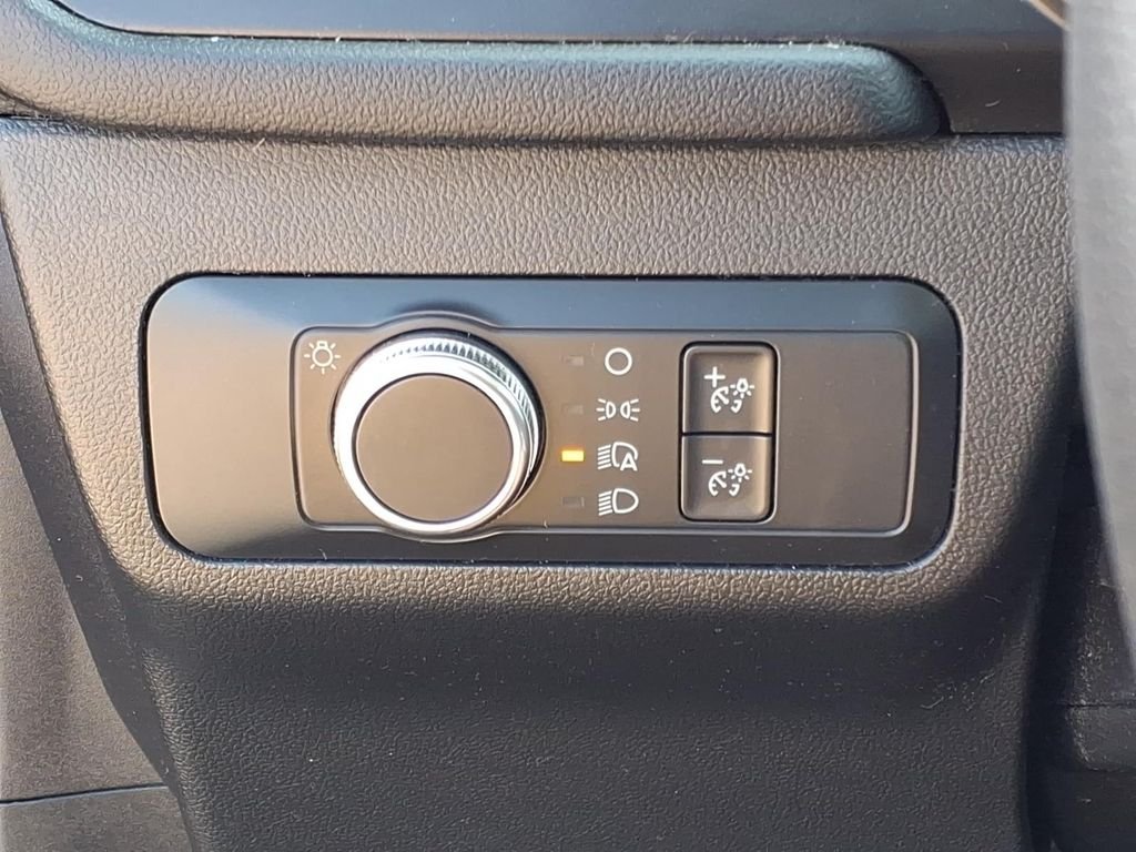 Used 2020 Black Metallic Ford SE image 14