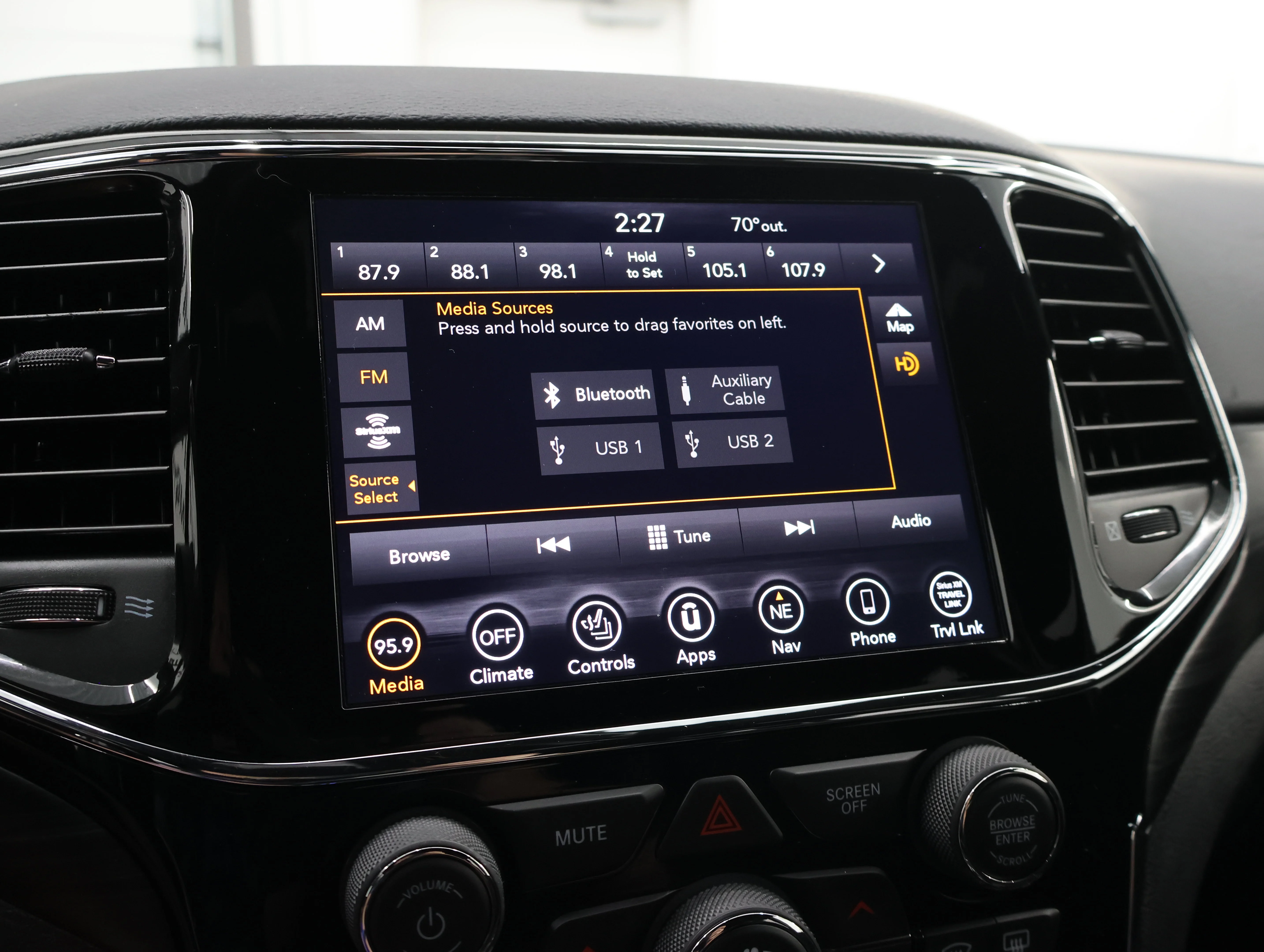 Used 2020 Sting-Gray Clearcoat Jeep Altitude image 50