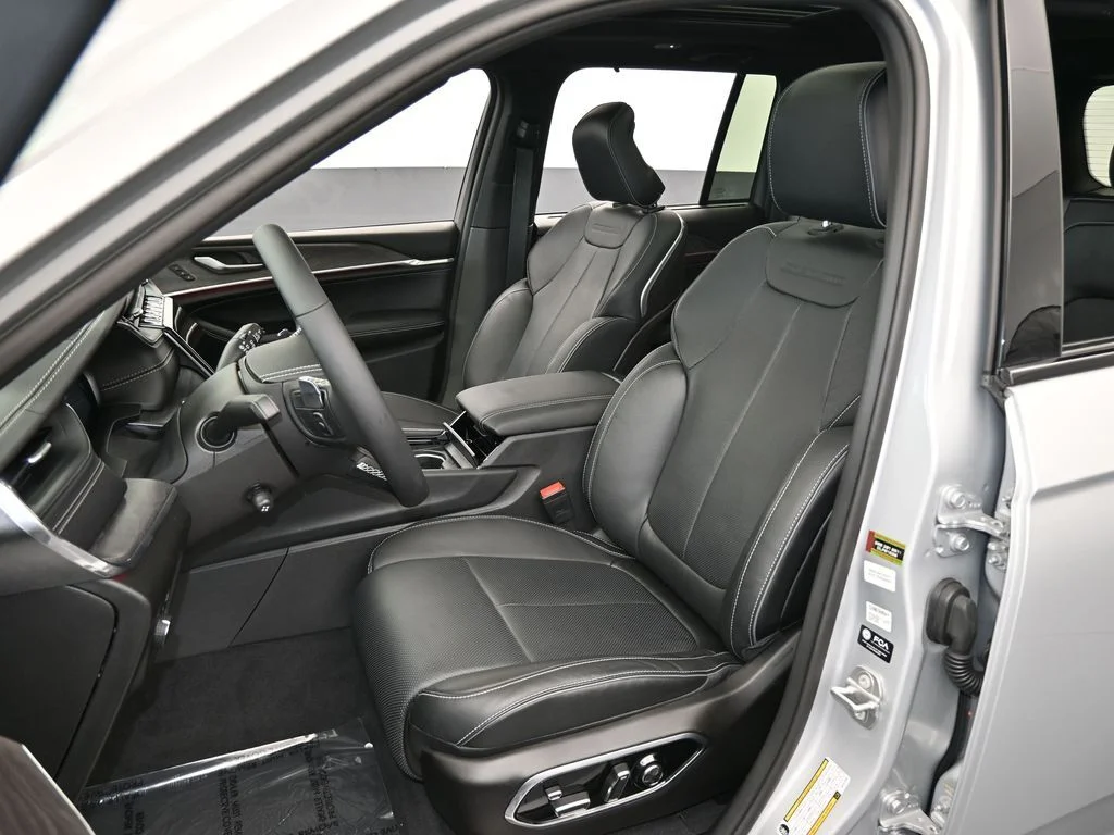 2024 Jeep Grand Cherokee Overland - Photo 39