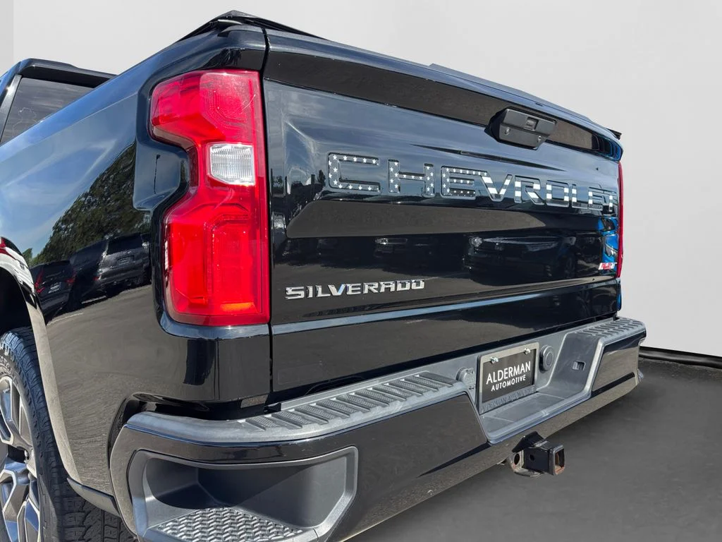 Used 2020 Black Chevrolet RST image 47