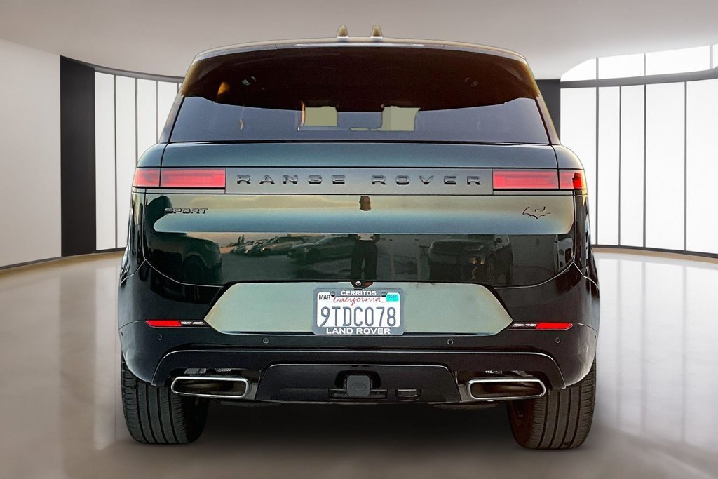 Certified Used 2025 British Racing Green SV Bespoke Ultra Met Gloss Land Rover Dynamic SE image 5