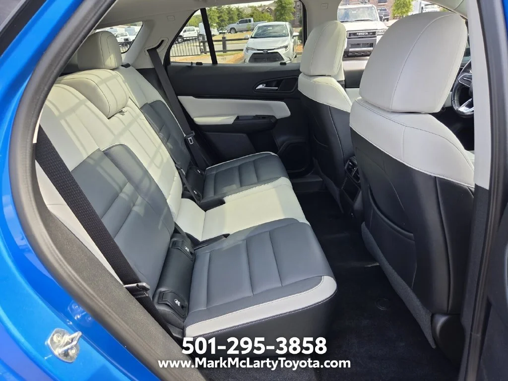 Used 2024  Honda Touring image 14