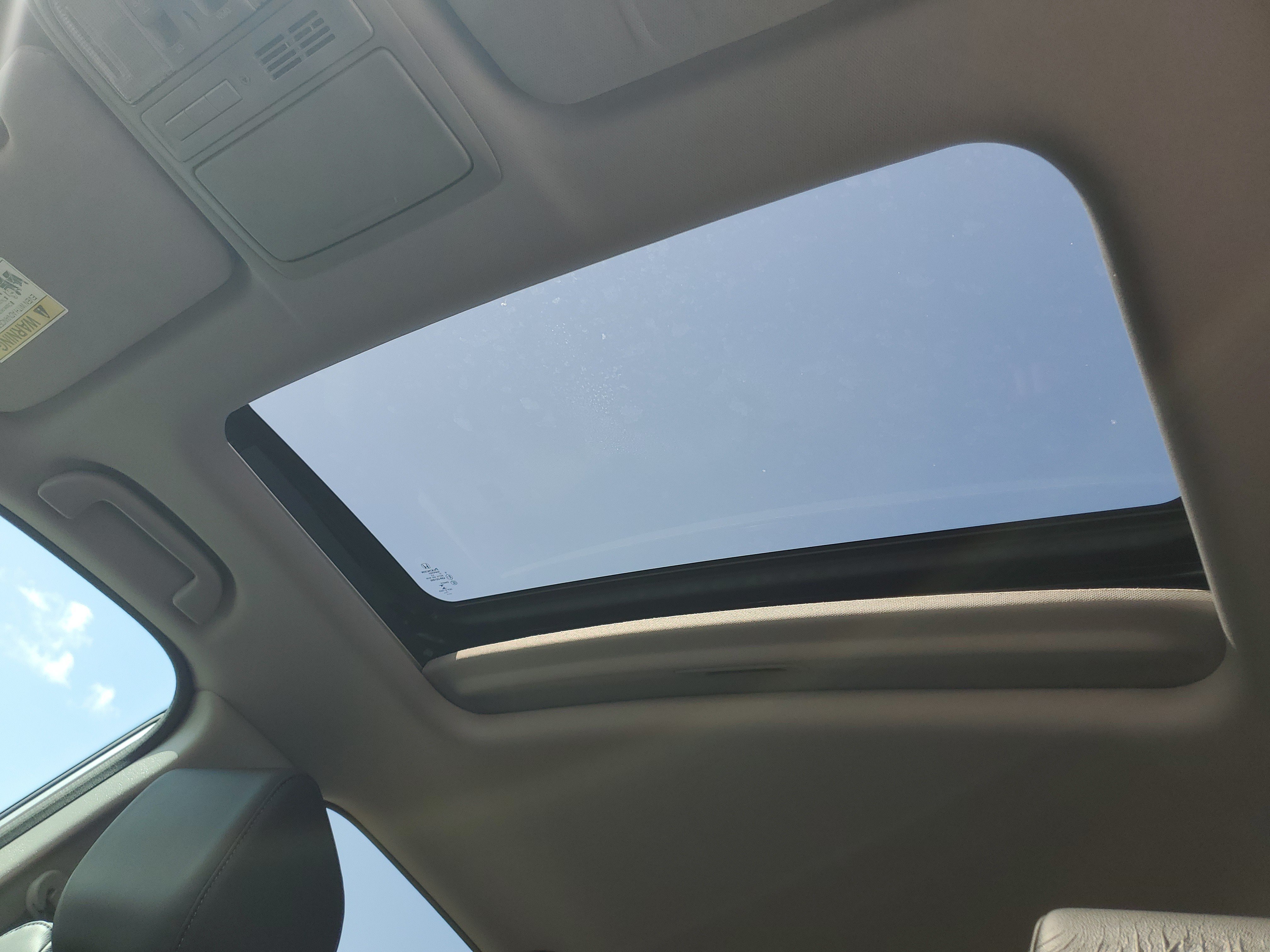 Used 2018 Silver Honda EX-L image 21
