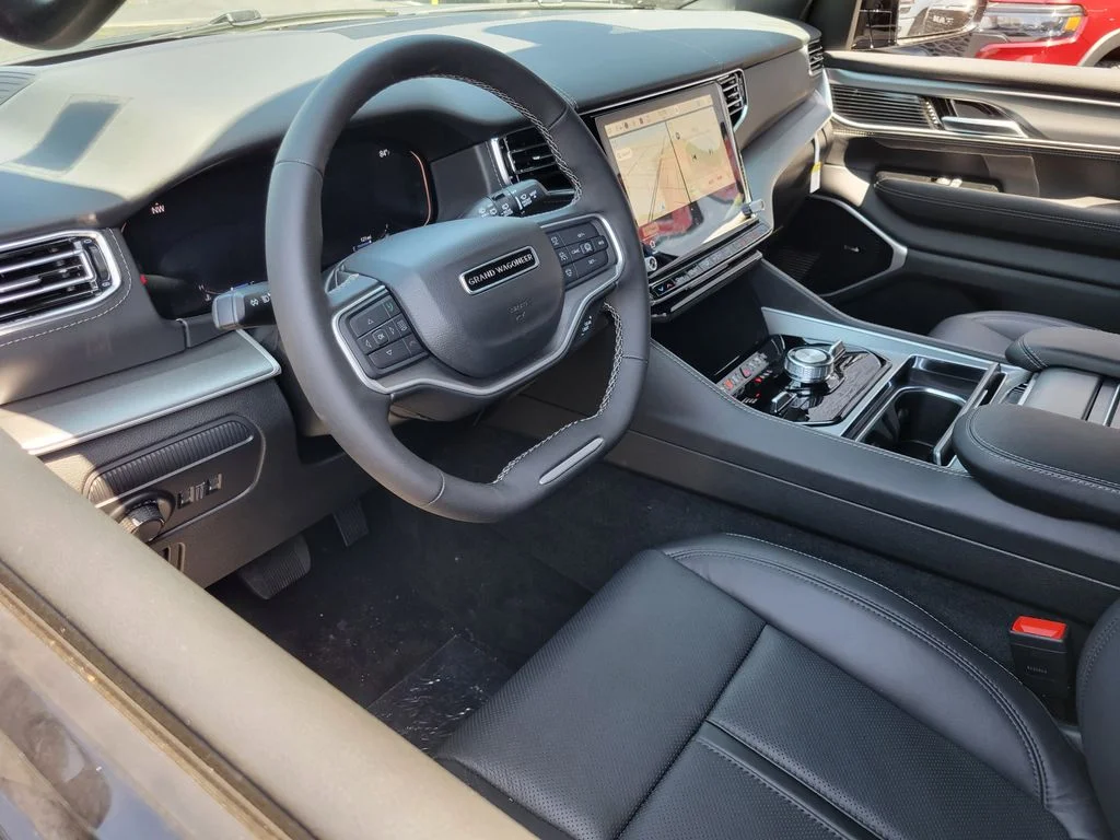 2026 Jeep Grand Wagoneer L photo 2