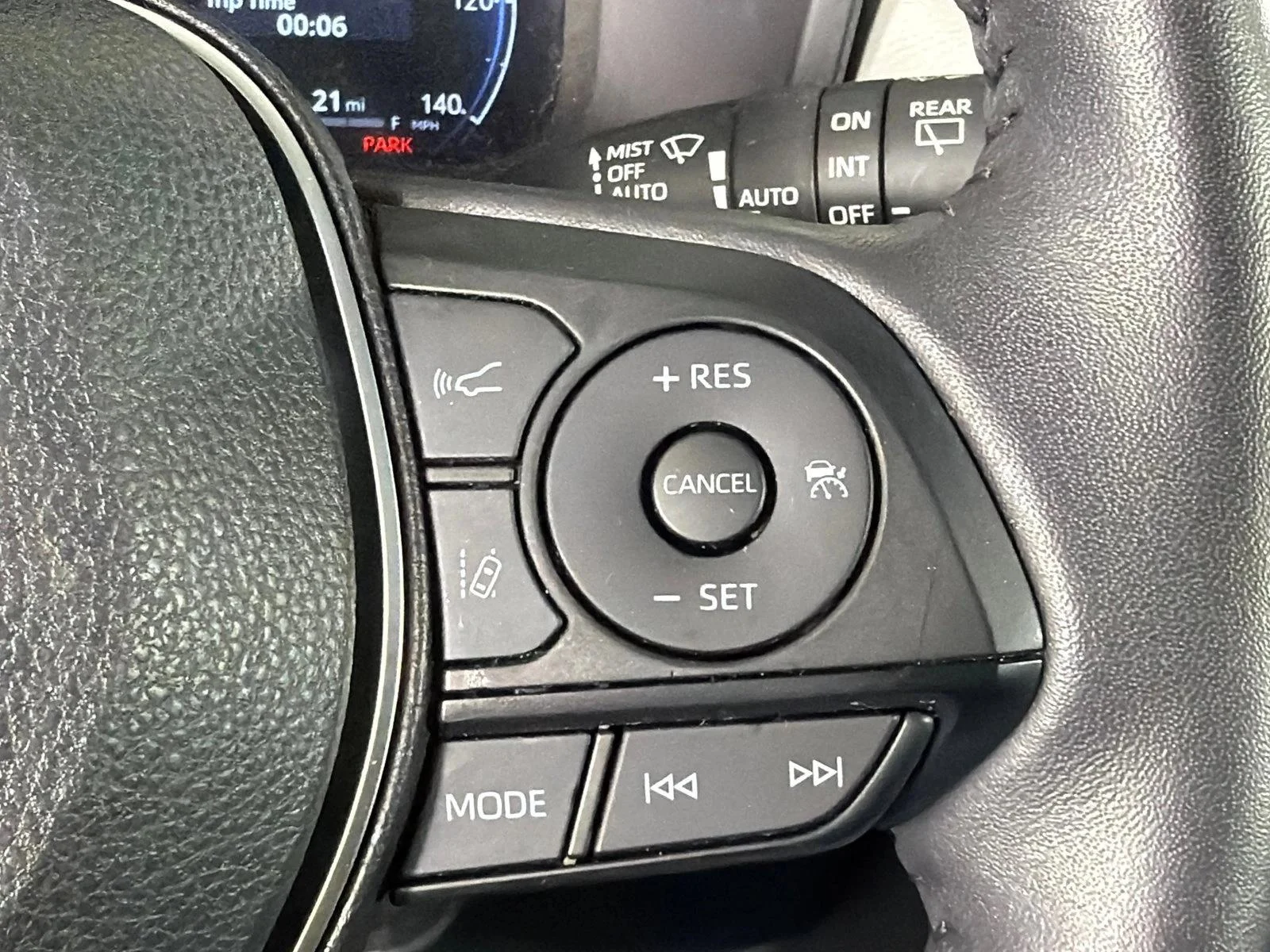 Used 2024 Wind Chill Pearl [ Toyota Limited image 27