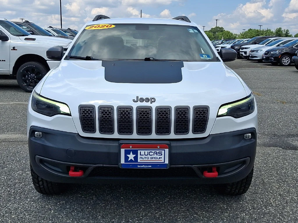 Used 2020 Bright White Clearcoat Jeep Trailhawk image 4
