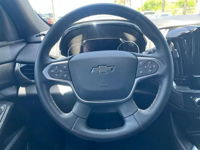 Used 2023 Iridescent Pearl Tricoat Chevrolet Premier image 16