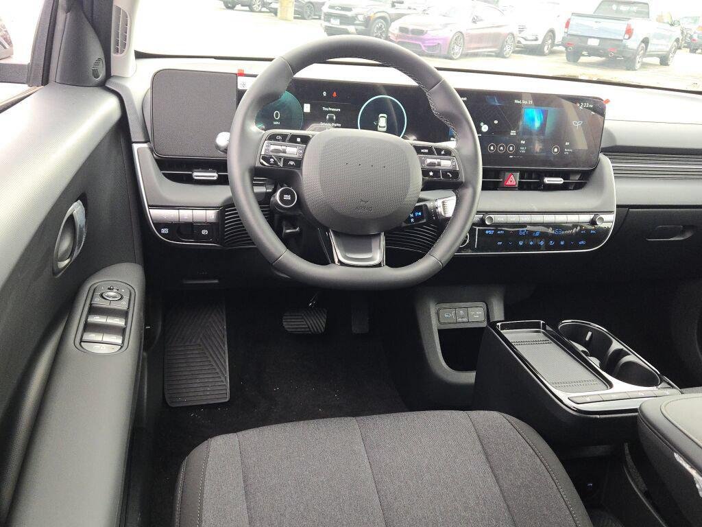 New 2027 Abyss Black Hyundai SE image 17