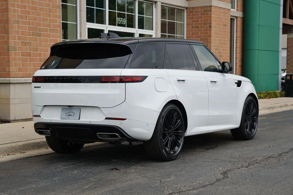 New 2026 Fuji White Land Rover Dynamic SE image 6
