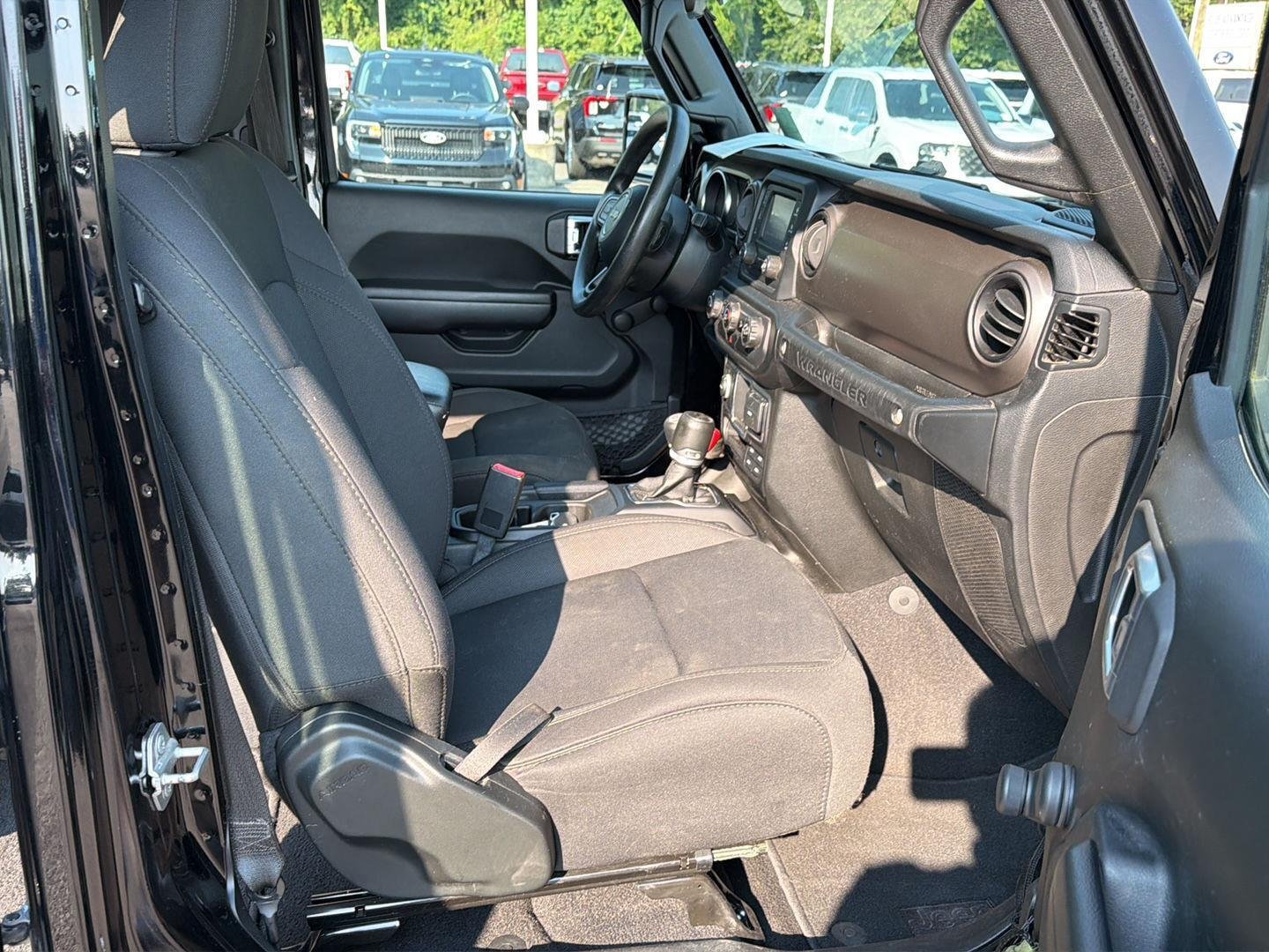 Used 2020 Black Clearcoat Jeep Sport image 13